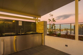 Central Mermaid Beach Casa